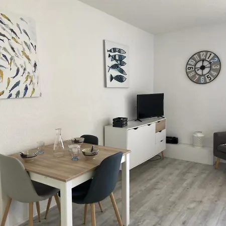 Apartment Cap D'agde, 2 Pieces, 6 Personnes - Fr-1-249-309 *